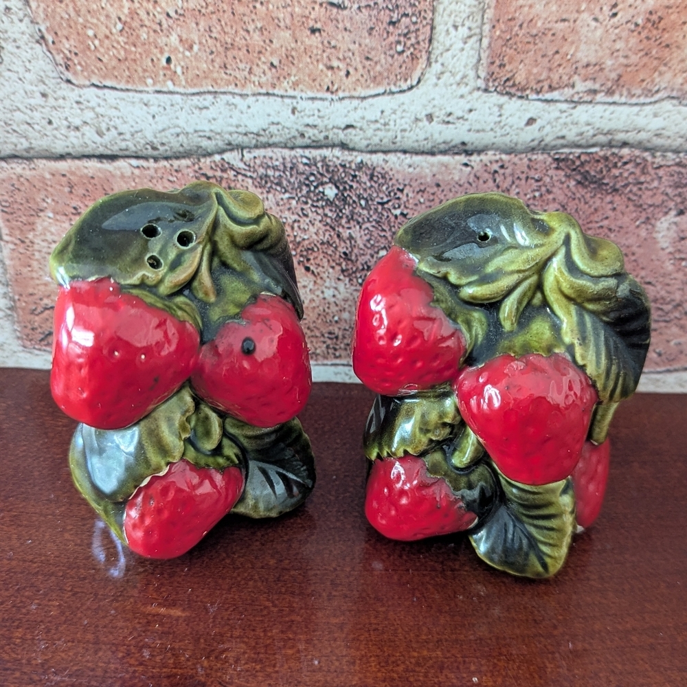 Vintage Holt Howard Strawberry Salt And Pepper Set